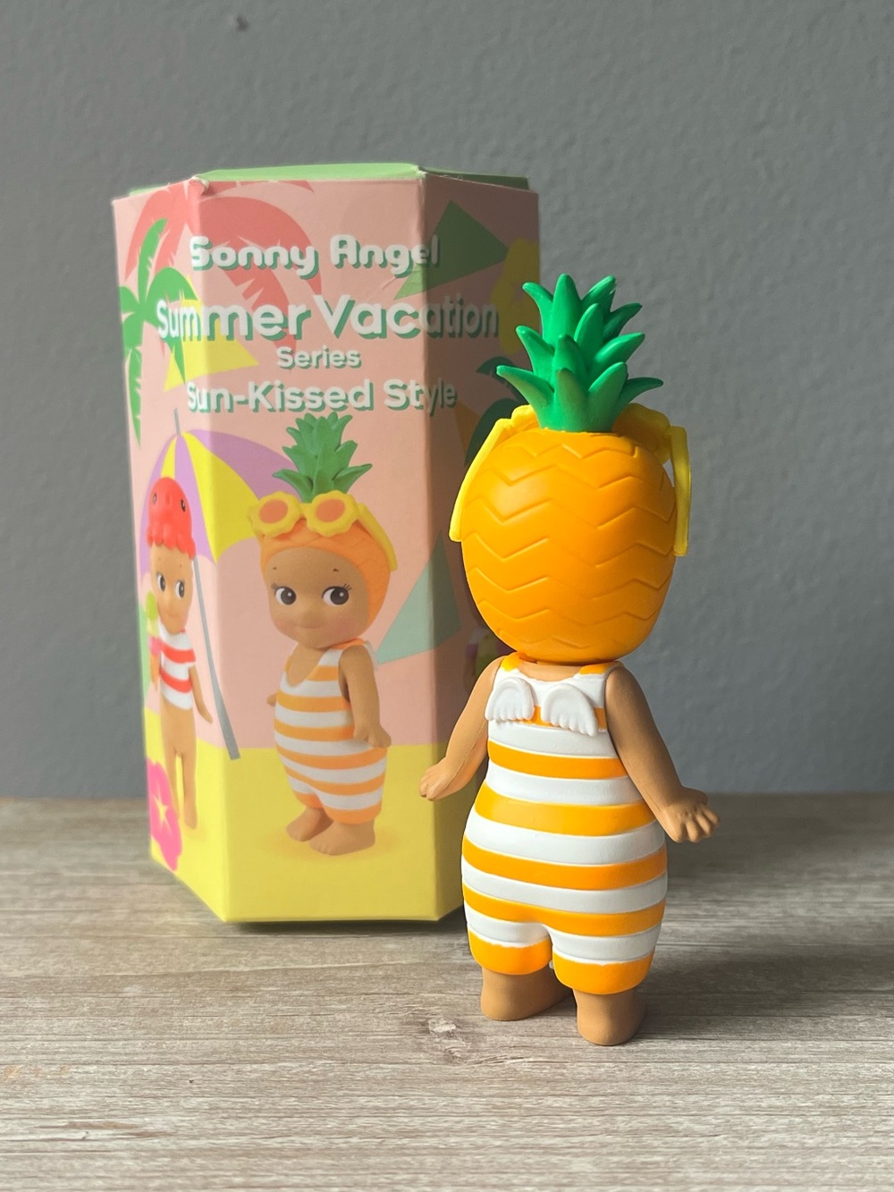 SONNY ANGEL Summer Vacation Series - Pineapple Figurine - Picture 3 of 6